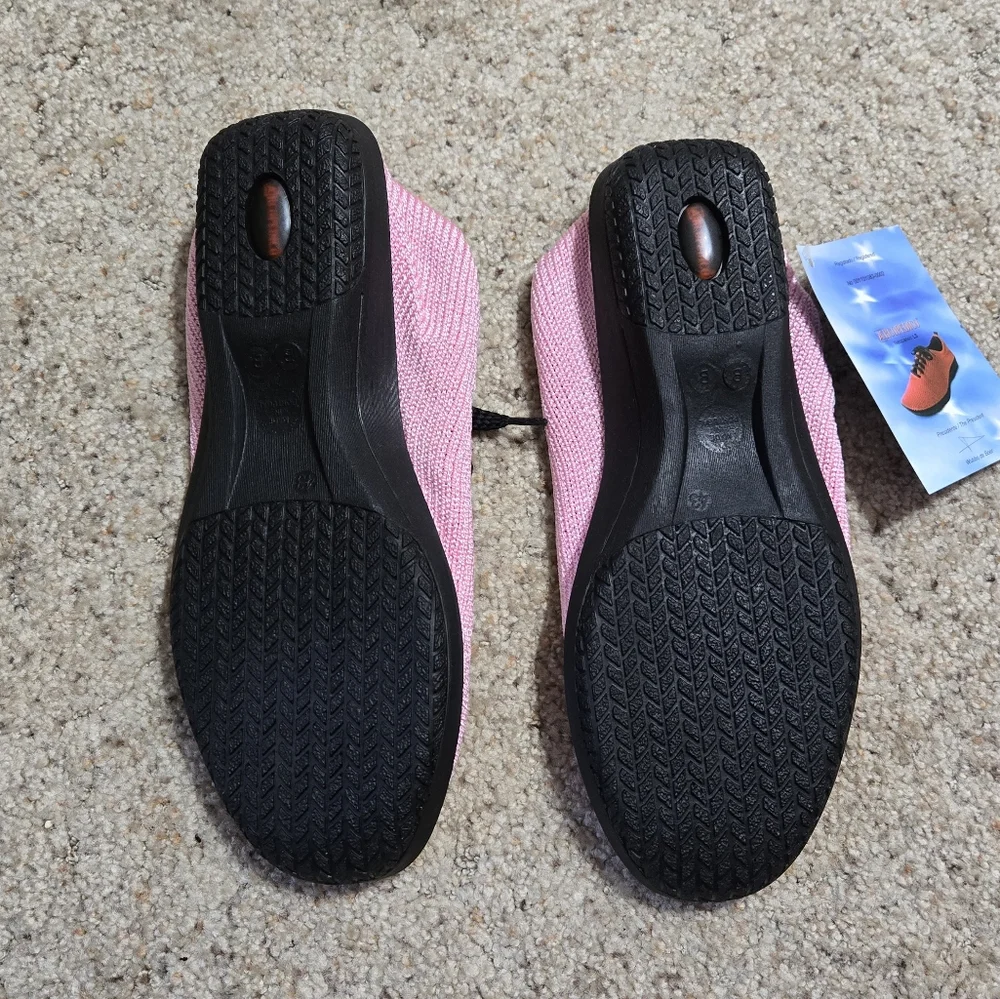 NWT Arcopedico Walking Shoes Pink Size 43